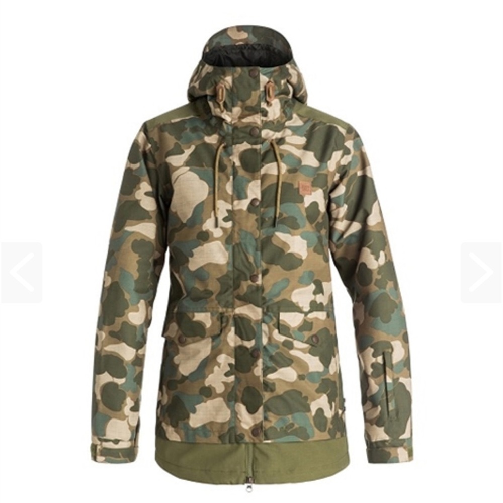 DC Women’s Camo Snowboarding Jacket